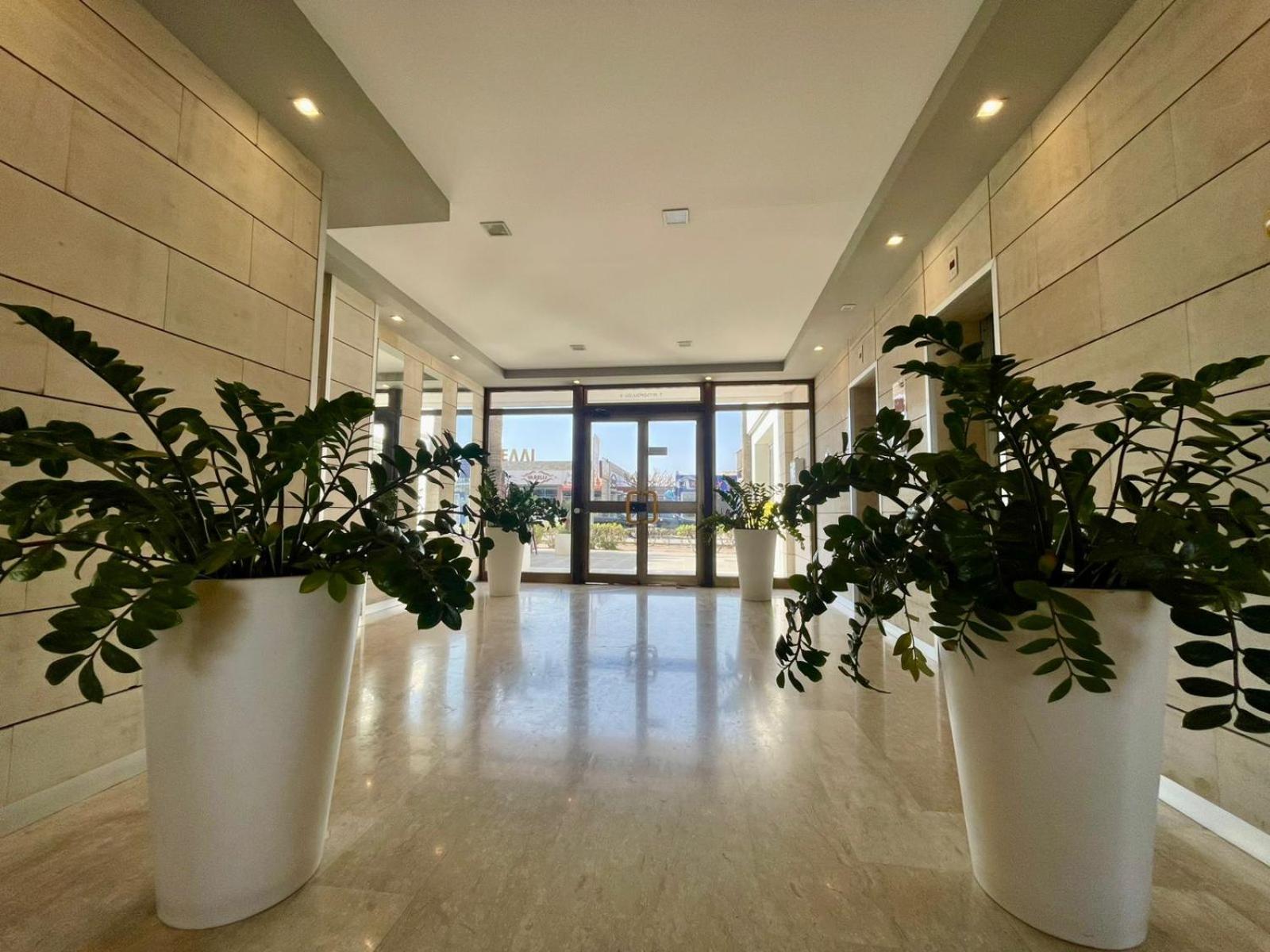 Sea View Suite In Makenzy Larnaca Exterior photo