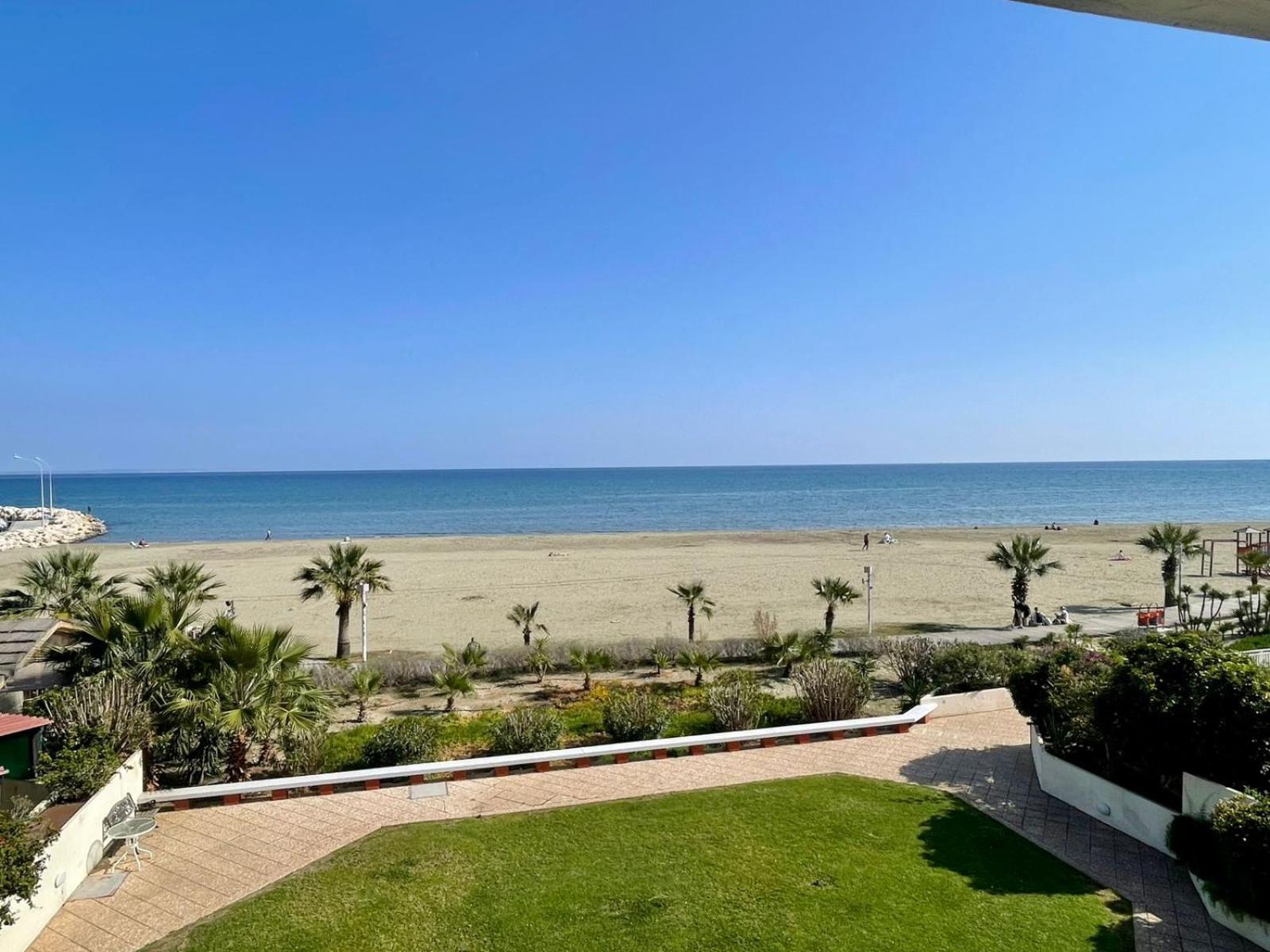 Sea View Suite In Makenzy Larnaca Exterior photo
